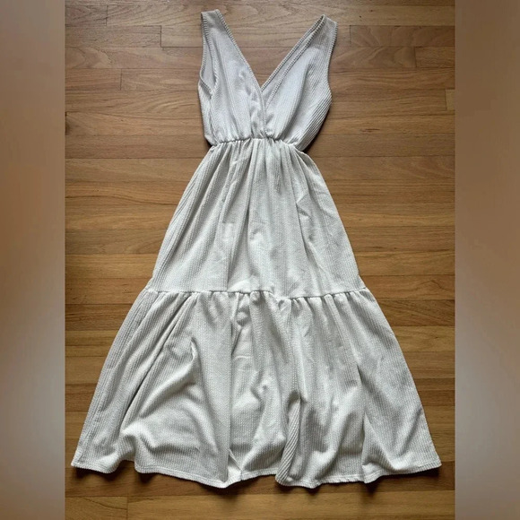 Caution To The Wind Dresses & Skirts - Caution to the Wind Small Ivory Textured V Neck Maxi Neutral Minimalist Dress